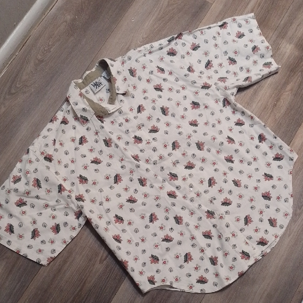 Cream and Green Lightweight Blouse with Delicate Patterns